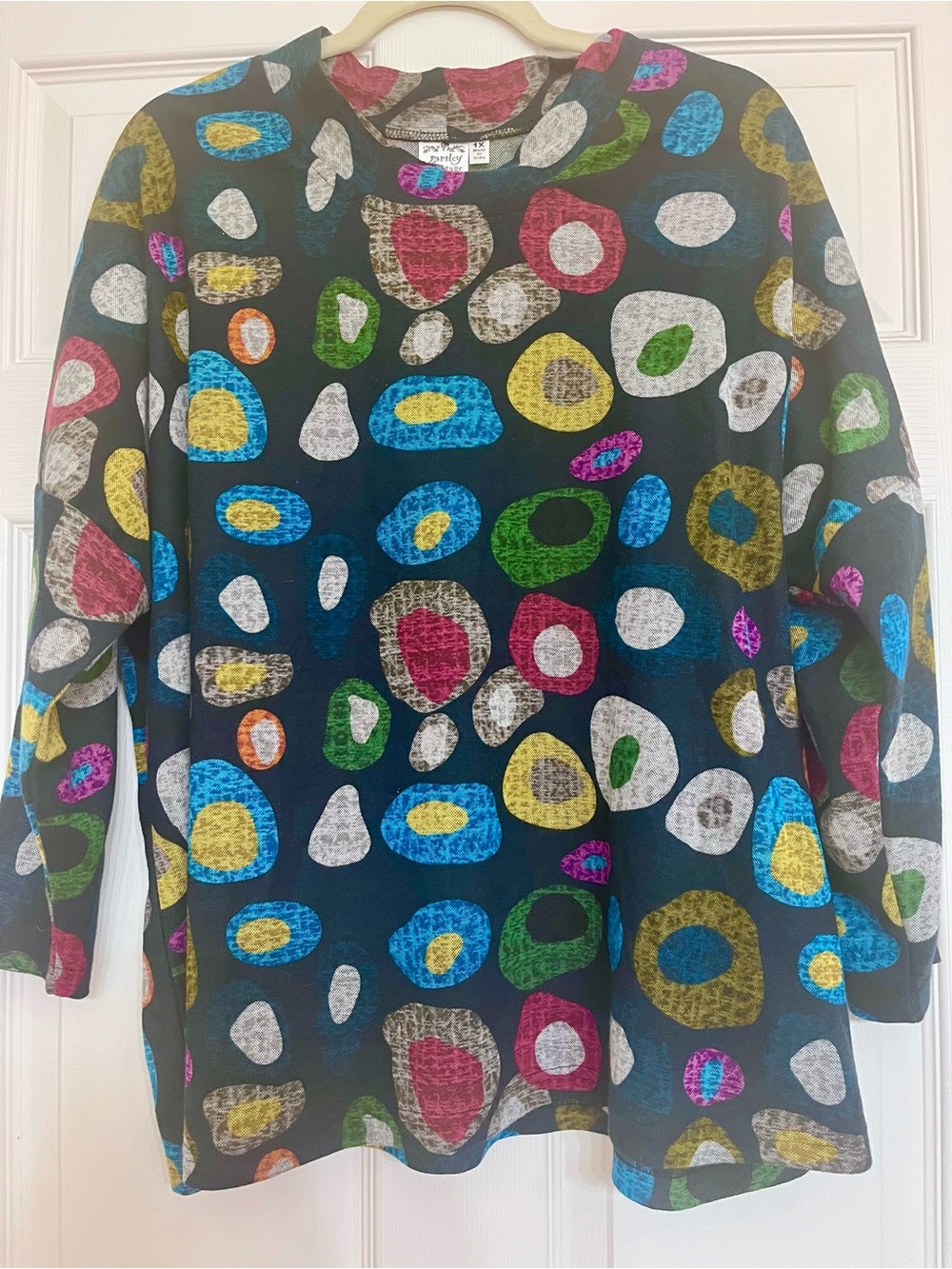 Parsley & Sage Multicolor Circle Print Long Sleeve Top